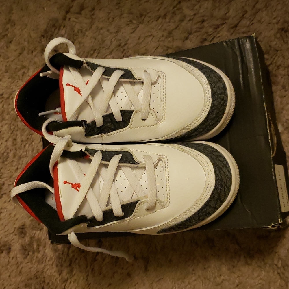 Nike Jordan retro 3 for toddler white black gry red